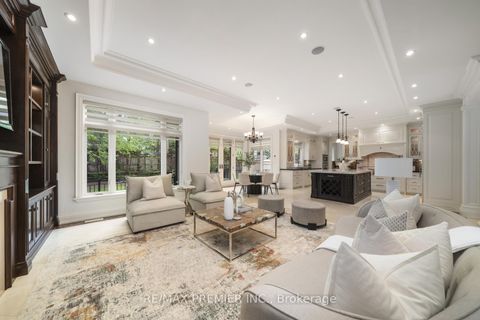 Photo 8 at 117 Upper Canada Drive, Windfields, Toronto