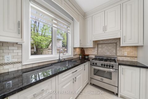Photo 11 at 117 Upper Canada Drive, Windfields, Toronto