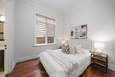 Photo 14 at 117 Upper Canada Drive, Windfields, Toronto