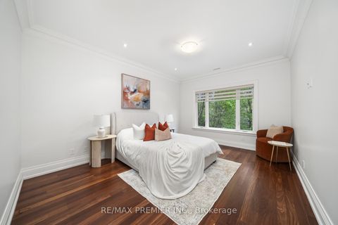Photo 25 at 117 Upper Canada Drive, Windfields, Toronto