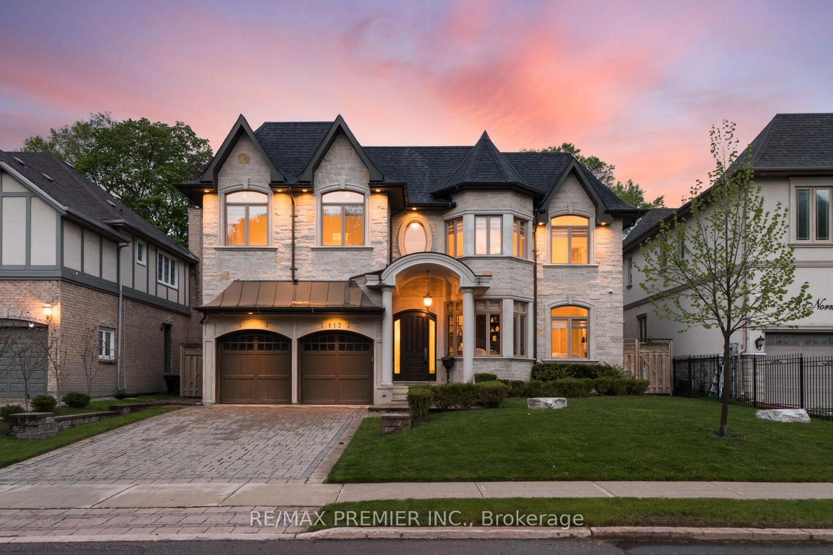 117 Upper Canada Drive, Windfields, Toronto 