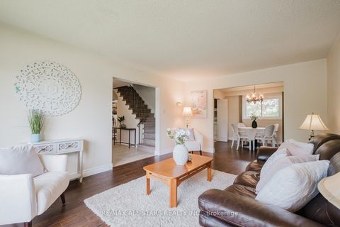 Photo 7 at 45 Wellpark Boulevard, Agincourt North, Toronto