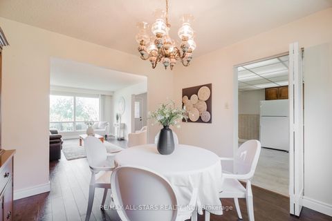 Photo 10 at 45 Wellpark Boulevard, Agincourt North, Toronto