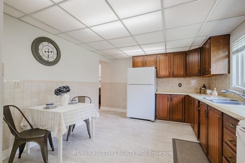 Photo 11 at 45 Wellpark Boulevard, Agincourt North, Toronto