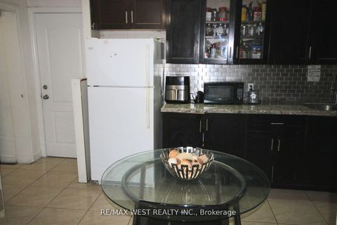 Photo 11 at 19 Lynmont Road, Clairville, Toronto