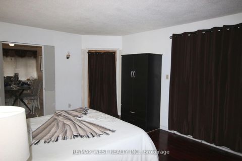 Photo 16 at 19 Lynmont Road, Clairville, Toronto