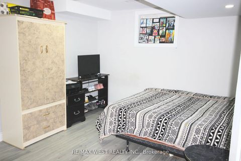 Photo 20 at 19 Lynmont Road, Clairville, Toronto