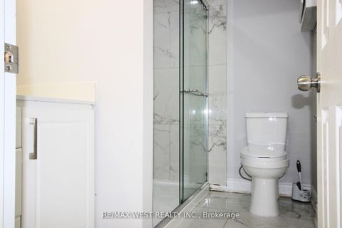 Photo 22 at 19 Lynmont Road, Clairville, Toronto