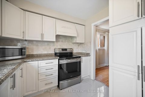 Photo 9 at 210 Ridgefield Crescent, Maple, Vaughan