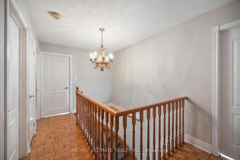 Photo 14 at 210 Ridgefield Crescent, Maple, Vaughan