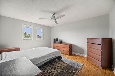 Photo 19 at 210 Ridgefield Crescent, Maple, Vaughan