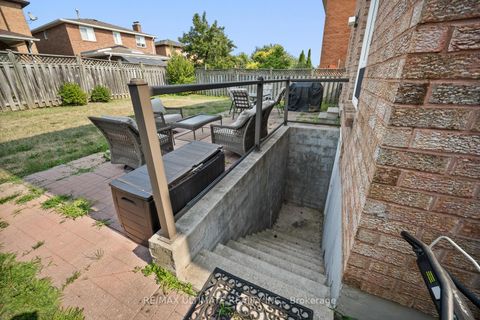 Photo 29 at 210 Ridgefield Crescent, Maple, Vaughan