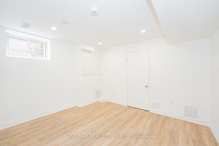 Photo 37 at 248 West 18th Street, Buchanan, Hamilton