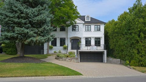 Photo 2 at 2 Gordon Road, Windfields, Toronto
