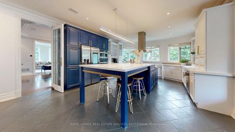 Photo 5 at 2 Gordon Road, Windfields, Toronto