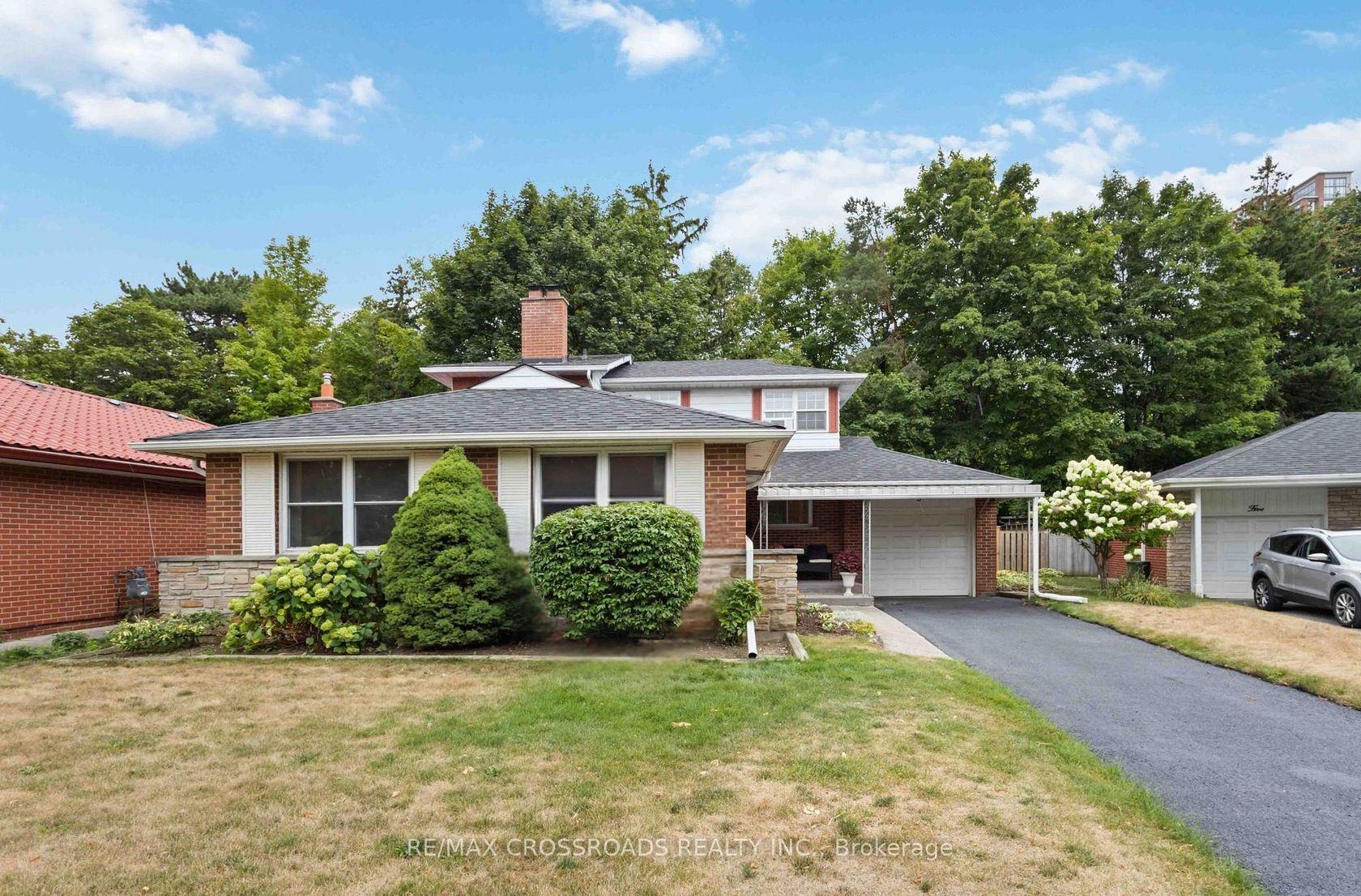3 Bowater Drive, Sullivan, Toronto by Loree Meneguzzi Real Estate 3 Bowater Drive, Sullivan, Toronto