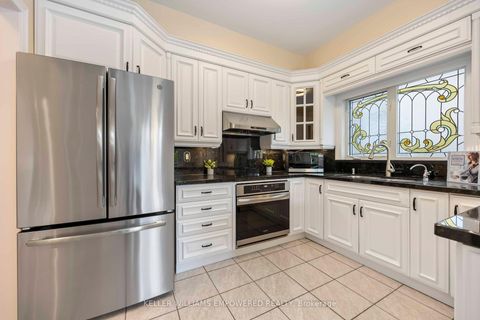 Photo 15 at 60 Brookside Road, Westbrook, Richmond Hill
