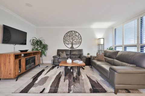 Photo 8 at A34 - 288 Mill Road, Markland Wood, Toronto
