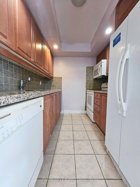 Photo 5 at 708 - 10 Northtown Way, Willowdale East, Toronto