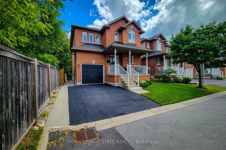 Photo 2 at 9 - 78 Peachwood Crescent, Stoney Creek, Hamilton