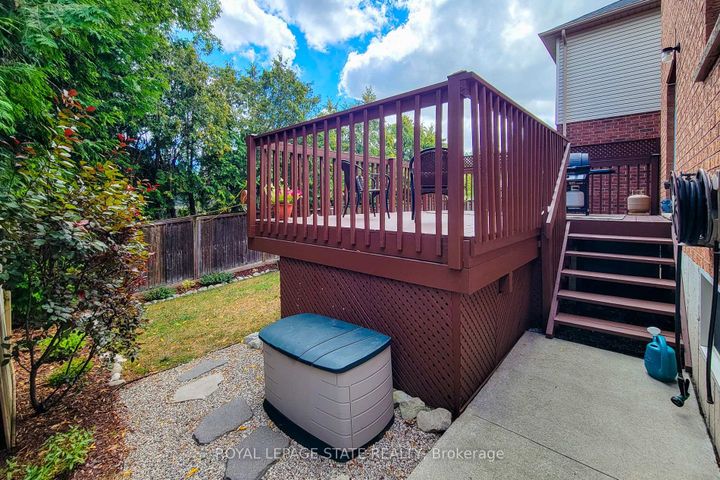 Photo 8 at 9 - 78 Peachwood Crescent, Stoney Creek, Hamilton