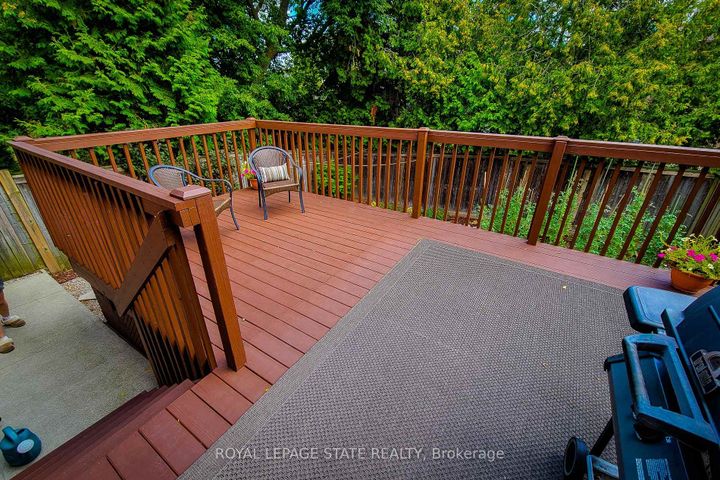 Photo 10 at 9 - 78 Peachwood Crescent, Stoney Creek, Hamilton