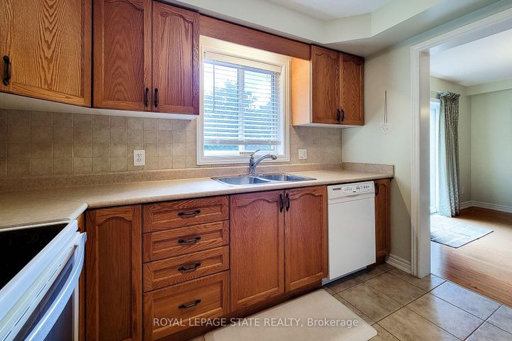 Photo 24 at 9 - 78 Peachwood Crescent, Stoney Creek, Hamilton