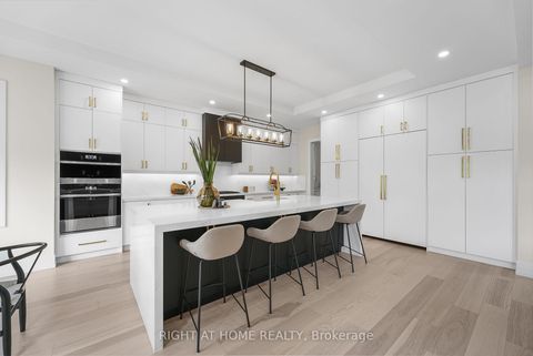 Photo 4 at 262 Senlac Road, Willowdale West, Toronto