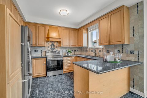 Photo 10 at 130 Royview Crescent, Vellore Village, Vaughan