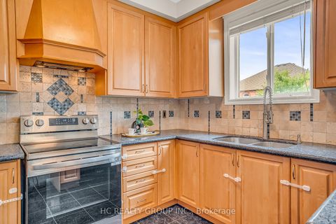 Photo 11 at 130 Royview Crescent, Vellore Village, Vaughan