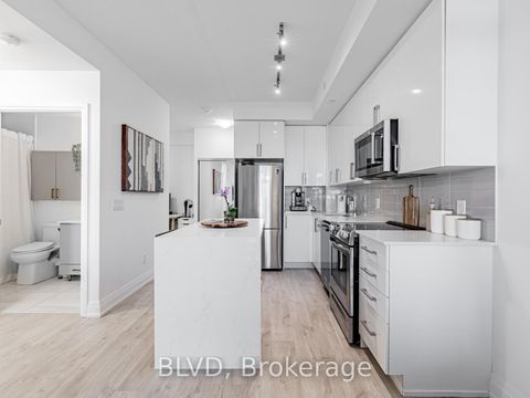 Photo 7 at 528 - 591 Sheppard Avenue E, Bayview Village, Toronto Photo 7 at 528 - 591 Sheppard Avenue E, Bayview Village, Toronto