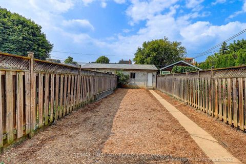Photo 23 at 18 Conway Avenue, Oakwood Village, Toronto