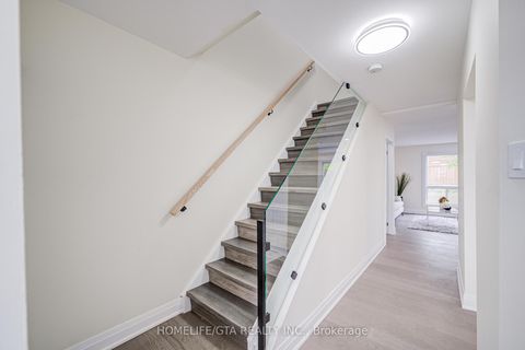 Photo 5 at 6 Sprucewood Court, L'Amoreaux, Toronto