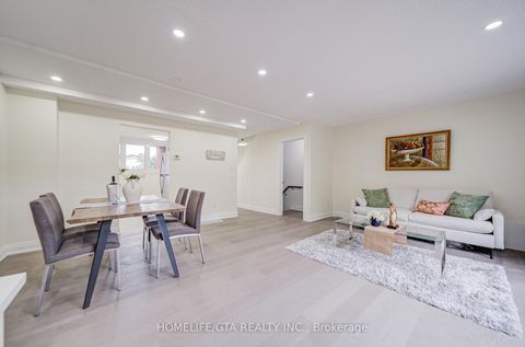 Photo 12 at 6 Sprucewood Court, L'Amoreaux, Toronto