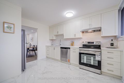 Photo 16 at 6 Sprucewood Court, L'Amoreaux, Toronto
