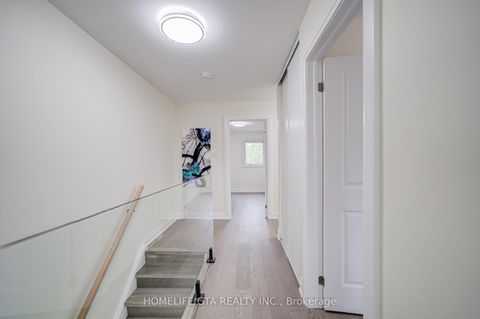 Photo 19 at 6 Sprucewood Court, L'Amoreaux, Toronto