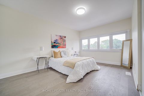 Photo 25 at 6 Sprucewood Court, L'Amoreaux, Toronto