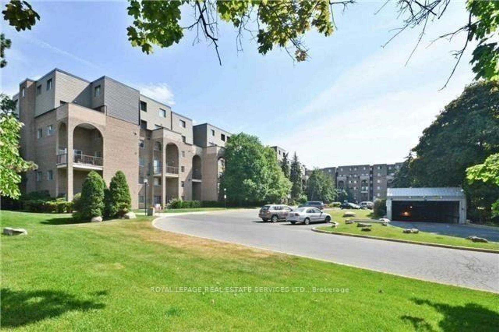 345 - 4005 Don Mills Road, Hillcrest Village, Toronto 