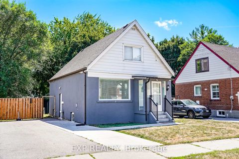 Photo 2 at 43 Southmead Road, Birchmount, Toronto