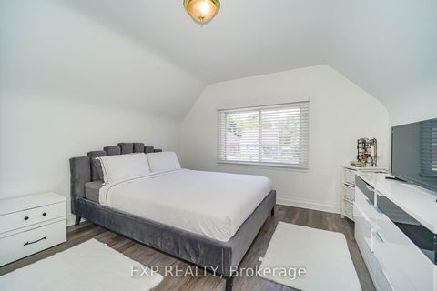 Photo 17 at 43 Southmead Road, Birchmount, Toronto