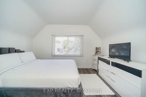 Photo 18 at 43 Southmead Road, Birchmount, Toronto
