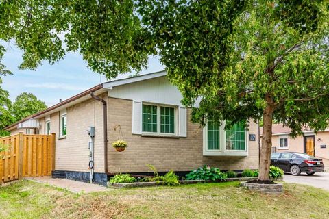 Photo 1 at 17 Tillbrook Court, Malvern, Toronto