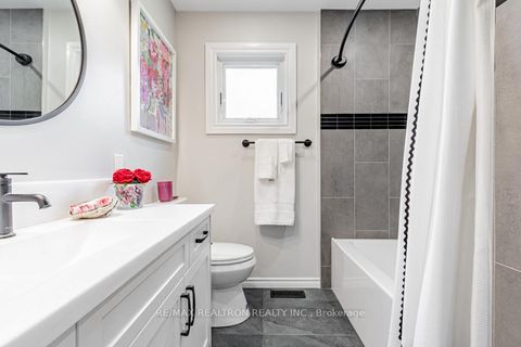 Photo 15 at 17 Tillbrook Court, Malvern, Toronto