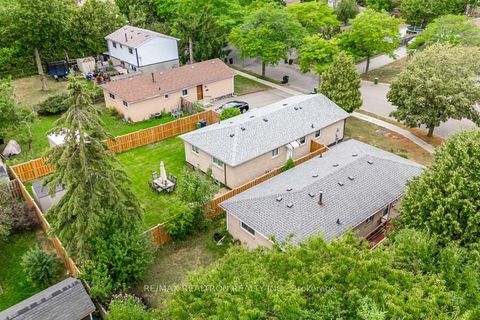 Photo 32 at 17 Tillbrook Court, Malvern, Toronto