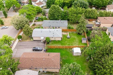 Photo 34 at 17 Tillbrook Court, Malvern, Toronto