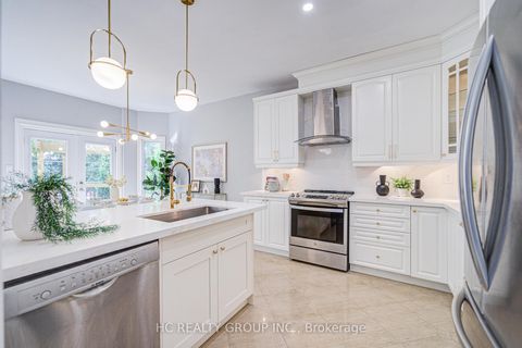 Photo 14 at 44 Palomino Drive, Westbrook, Richmond Hill
