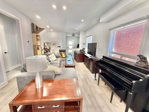 Photo 5 at 103 Antique Drive, Oak Ridges Lake Wilcox, Richmond Hill