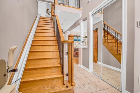 Photo 4 at 846 Hanmore Court, Pinecrest, Oshawa