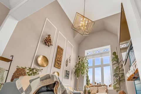 Photo 8 at 846 Hanmore Court, Pinecrest, Oshawa