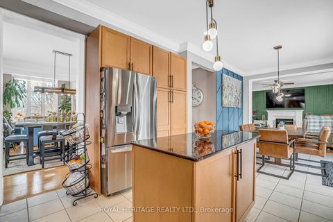 Photo 11 at 846 Hanmore Court, Pinecrest, Oshawa